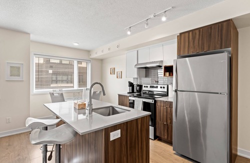 Aldershot House | Newly Built Home ~ Burlington ~ Comfort ~ Cozy