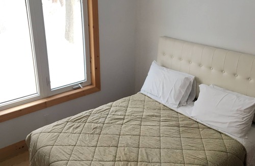 Grand Bend House | Newly built- Minutes from Beach and Pinery- Access to Outdoor Pool and Pinery