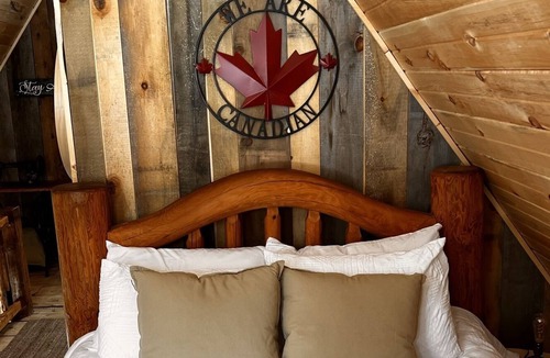 Rapides-des-Joachims Cabin | Newly hand crafted wooden cabin.