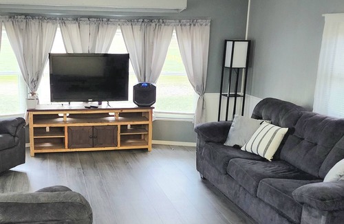 Hibbing House | Newly remodeled 3 bedroom home located on 5 acres. Minutes from Hibbing.