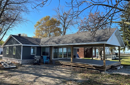 Pointe aux Roches Cottage | Newly Renovated Waterfront Cottage Lake St. Clair