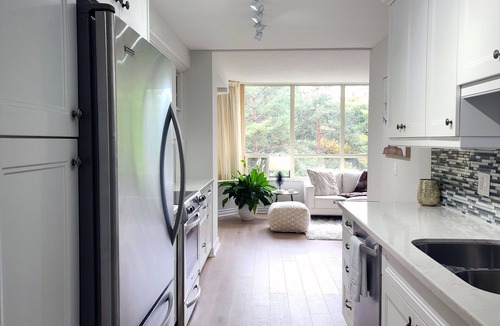 North York Condo | Newly Renovated 2 Bed/2 Bath 1400 Sq Ft Condo!