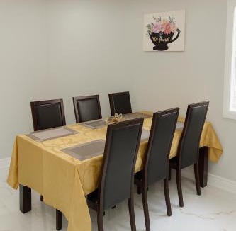 Orangeville Apartment | Newly Renovated 3BR Orangeville Basement Suite with Private Access, 10 Min Walk to Headwaters Hospital, 5 Min Drive to Mount Alverno Luxury Resorts, Ideal for Medical, Vacation or Work Stays!