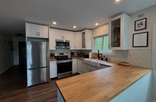 Whitestone Cottage | Newly Renovated 4 Bedroom Cottage on Shawanaga Lake