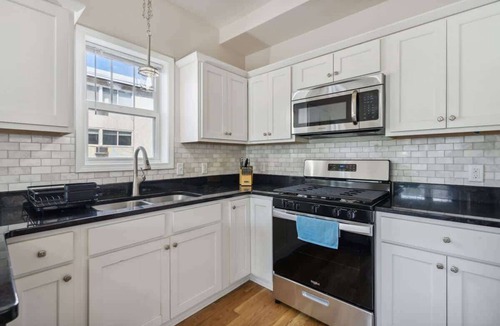 Lyn-Lake House | Newly Renovated 5BD 4BA Home near Downtown
