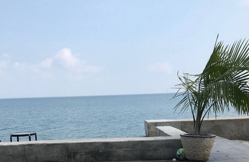 Winona Villa | Newly Renovated Lakefront Beauty