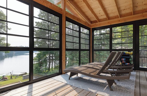 Bracebridge Cottage | Newly Renovated Modern Cottage in Muskoka, Private Lake, Canoe, Kayaks and more!