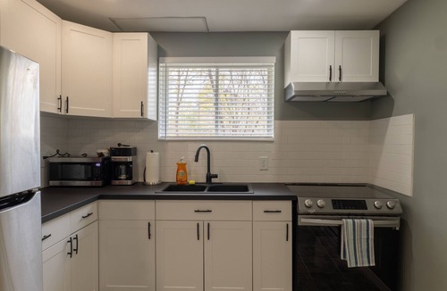 Kemptville Apartment | Newly Renovated Private 2 bed with 1 bath Getaway
