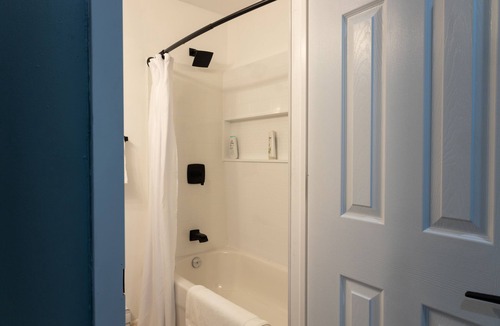 Kemptville Apartment | Newly Renovated Private 2 bed with 1 bath Getaway