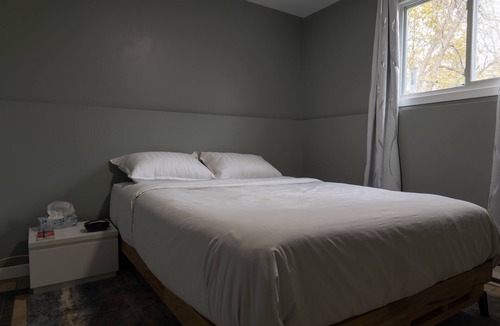 Kemptville Apartment | Newly Renovated Private 2 bed with 1 bath Getaway
