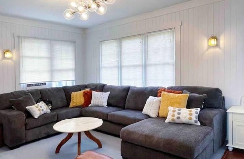 Wainfleet House | Niagara Dreamhouse on the Lake-Private Beach