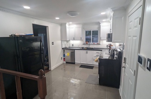 Bramalea House | Nice and Quiet Place close to Bramalea Center and Shopping Center.