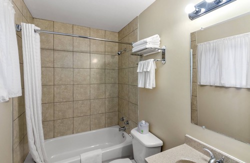Owen Sound Hotel | Nights Inn Owen Sound