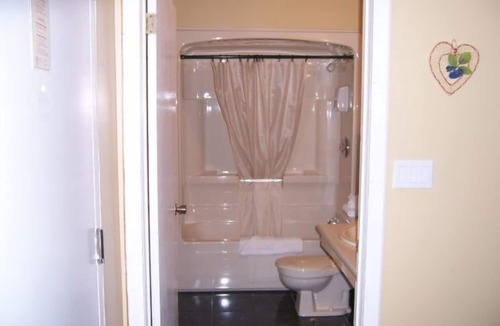 Cochrane Hotel | North Adventure Inn