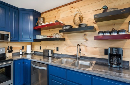 Finland Cabin | North Shore Dream: Lake Front Cabin minutes away from Lake Superior.