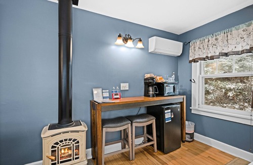 Duluth House | North Shore Suite | Jacuzzi & Sauna