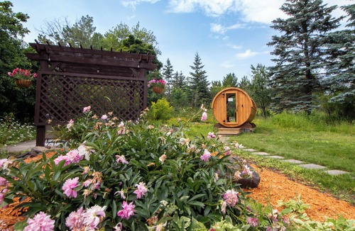 Duluth House | North Shore Suite | Jacuzzi & Sauna