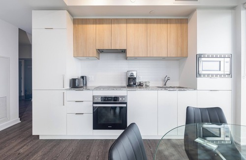 North York Apartment | North York Short term Rental