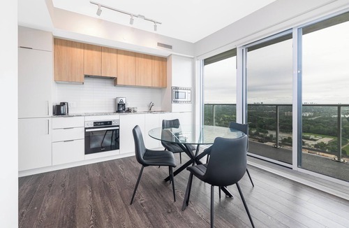 North York Apartment | North York Short term Rental
