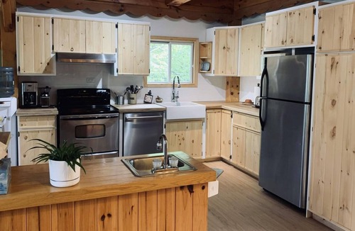 Algoma District Cottage | Northern Haven on a Crystal-Clear Lake. Ideal for family-style gatherings