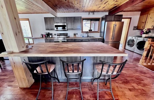 Buckhorn Cottage | Northern Lights on Buckhorn Lake