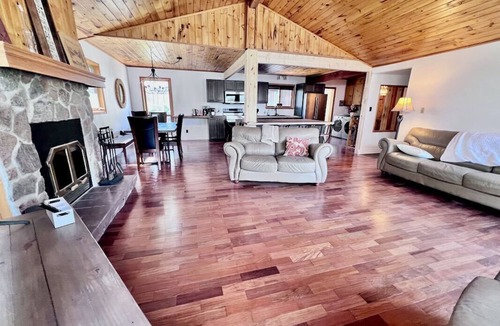 Buckhorn Cottage | Northern Lights on Buckhorn Lake