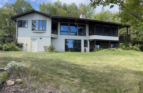 Remer House | Northwoods Home great for family gatherings. Beautiful screened in porch.