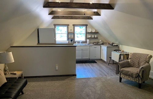 Backus Apartment | Not so rustic brand new apartment on beautiful Pine Mountain Lake.