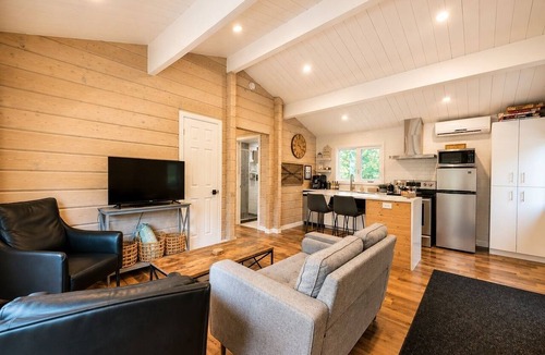 Sutton Ski Chalet | Ô-CHALET beautiful 2 bedroom mini-chalet
