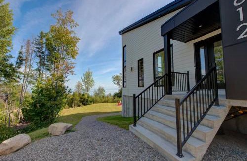 Saint-Joseph-de-la-Rive Ski Chalet | O Vitre Spa - Relax with St-Lawrence Views