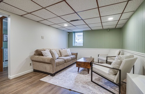 Oakdale House | Oakdale Home w/ Deck - 7 Mi to Downtown St Paul!
