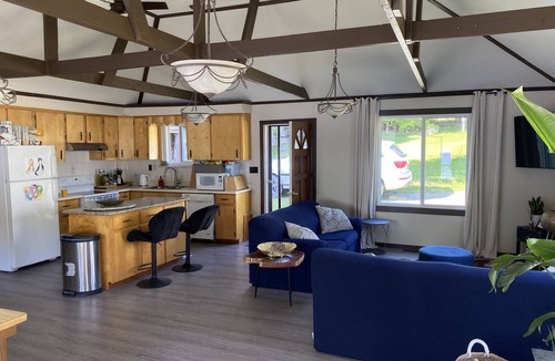 Roseneath Cottage | Oasis on the Lake 5 Bedroom cottage