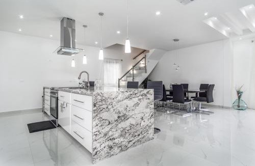 Backus House | Ocean Pearl House