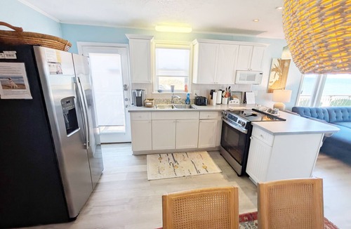 Colington Cottage | Oceanfront Classic 4-bedroom Beach Cottage Kill Devil Hills