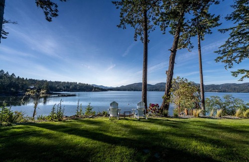 Juan de Fuca Electoral Area House | OCEANFRONT Luxurious Private Retreat on Stunning Sooke Basin!