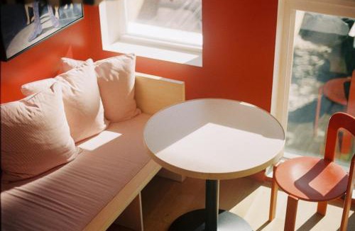 Little Portugal Hostel | Ode