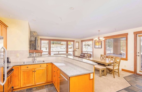 Big White Ski Resort Condo | Okanagan - Stonegate Resort A206