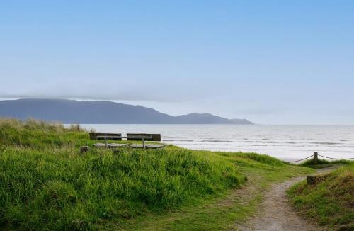 Waikanae House | Old Beach Pods, Te Moana