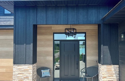 Alexandria House | On Lake Time!nStunning Modern Lakefront 5 BR/4 BA on Maple Lake ~ Sleeps 12+
