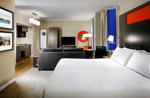 Financial District Hotel | One King West Hotel and Residence