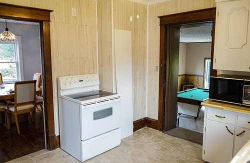 Chippawa House | One mile from the Brink of Niagara Falls