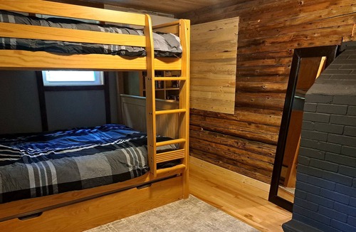 Gores Landing Cabin | Oriole Ridge Cabin; king suite, hot tub, pool, BBQ