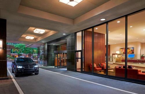 Byward Market - Parliament Hill Hotel | Ottawa Marriott Hotel