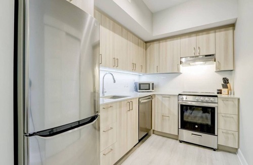 Centretown Apartment | Ottawa - The Met 2B1B