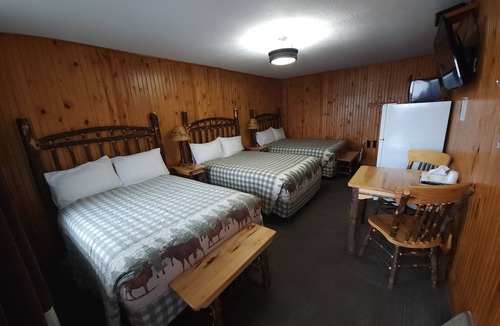 Algoma District Hotel | Outdoorsman Motel