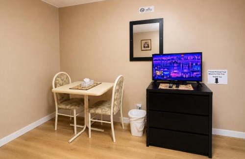 Chase Hotel | Overlander Motel