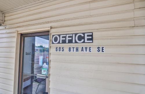 Pipestone Historic District Hotel | OYO Hotel Pipestone MN, Canterbury Park