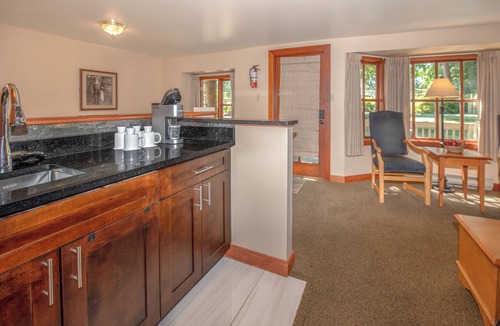 Campbell River Cabin | Painter's Lodge