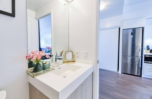 Garden District Apartment | Panorama Suites Downtown Toronto