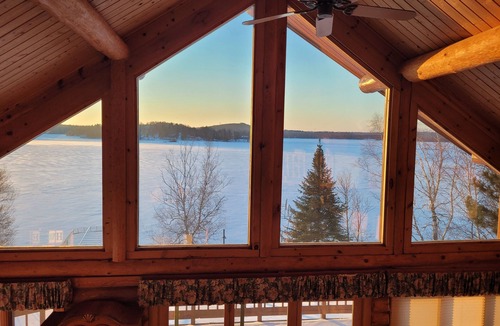 Tower Cabin | Panoramic Island studded views! Spectacular ledge rock setting!